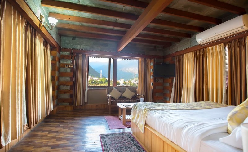 Shobla Kaathkuni Royale-Luxury Cottage Room